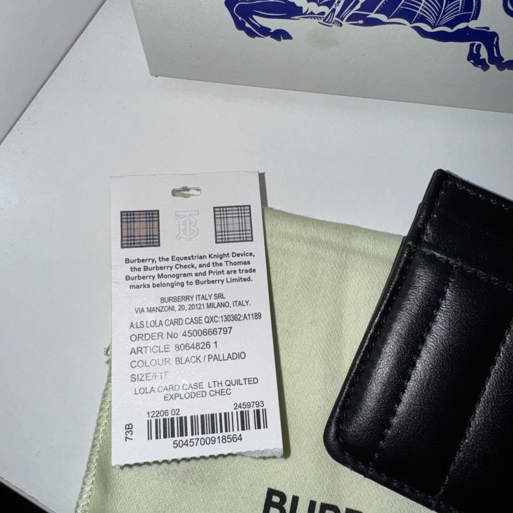 NEW Burberry Lola Black Quilted Leather Slim Card Case Wallet - Picture 5 of 5